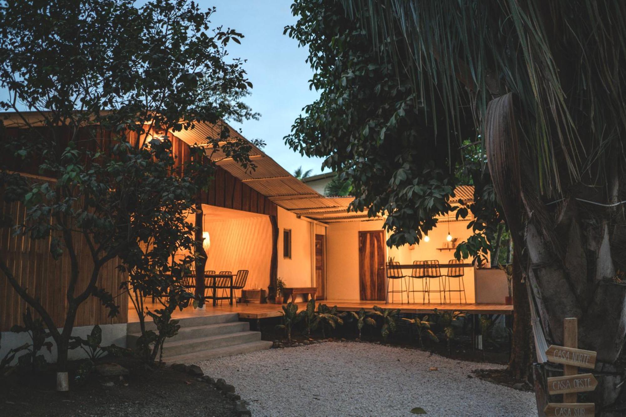 Cuatro Vientos Lodge & Apartments - Mal Pais, Costa Rica Playa Santa Teresa  Екстер'єр фото