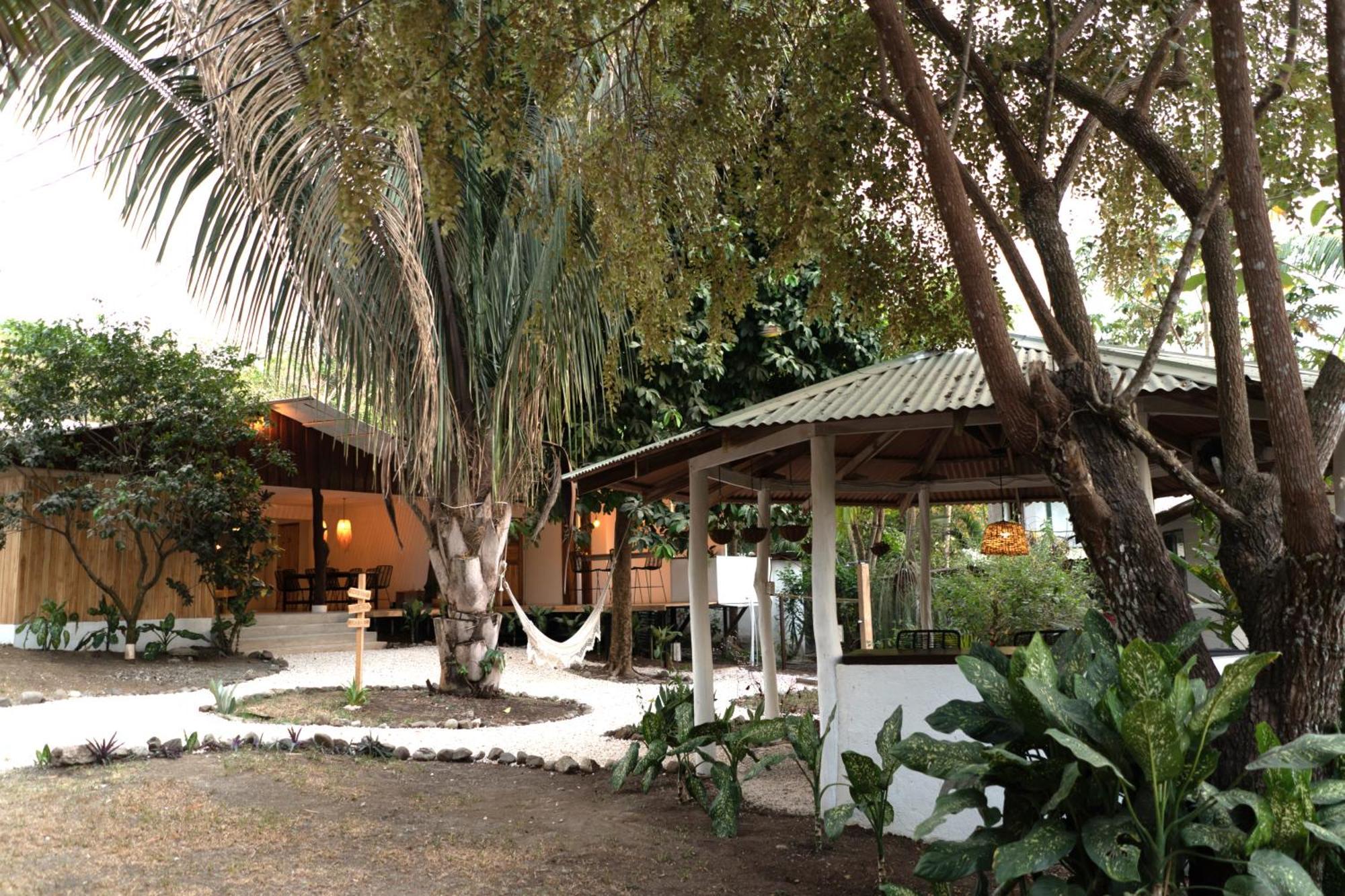 Cuatro Vientos Lodge & Apartments - Mal Pais, Costa Rica Playa Santa Teresa  Екстер'єр фото